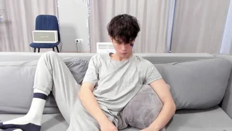 your_shy_guy online show from 01/22/25, 08:29