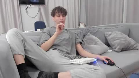 your_shy_guy online show from 02/20/25, 06:57