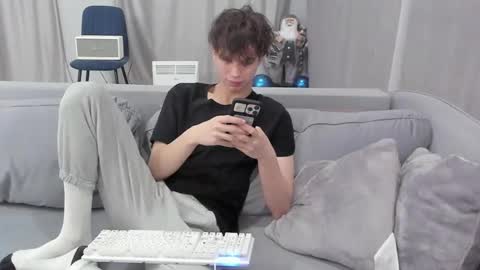 your_shy_guy online show from 02/23/25, 08:33