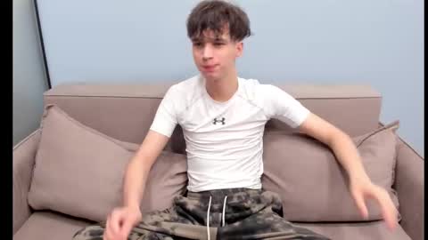 your_shy_guy online show from 10/08/25, 06:49