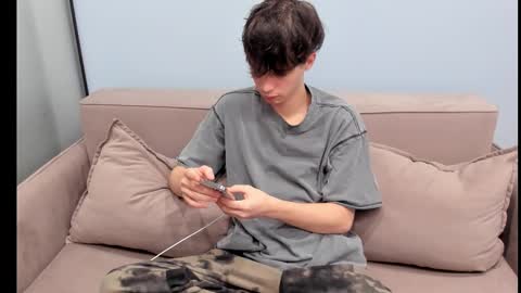 your_shy_guy online show from 10/17/25, 01:20