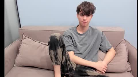 your_shy_guy online show from 10/18/25, 08:42