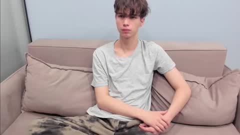 your_shy_guy online show from 11/01/25, 06:37