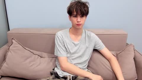 your_shy_guy online show from 11/06/25, 05:30