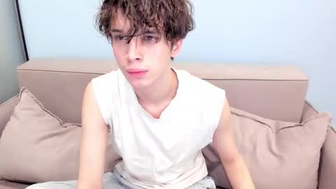 your_shy_guy online show from 12/14/25, 05:46