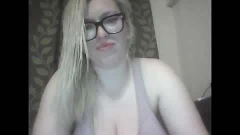 Snapshot of your_sinful_soul chatting on 05/27/26, 07:11 Roxy online show from 05/27/26, 07:11