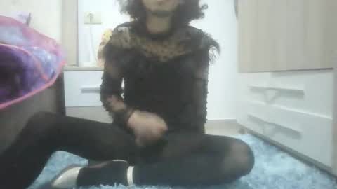 Snapshot of your_sissy_slut24 chatting on 04/01/26, 08:37 your_sissy_slut24 online show from 04/01/26, 08:37
