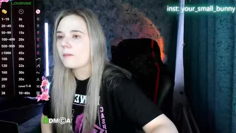 Snapshot of your_small_bunny chatting on 03/24/26, 02:05 Molly online show from 03/24/26, 02:05