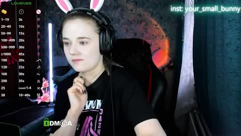 Snapshot of your_small_bunny chatting on 03/27/26, 02:17 Molly online show from 03/27/26, 02:17