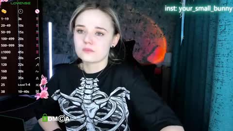 Snapshot of your_small_bunny chatting on 04/10/26, 02:06 Molly online show from 04/10/26, 02:06