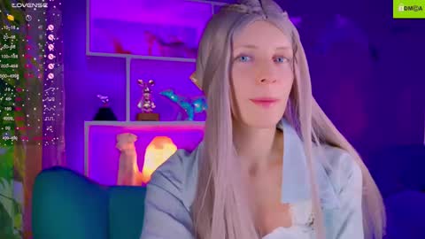 Snapshot of your_spring chatting on 11/28/25, 01:30 your_spring online show from 11/28/25, 01:30