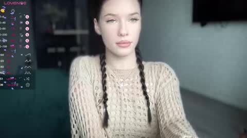 Mia  online show from 02/11/25, 10:48