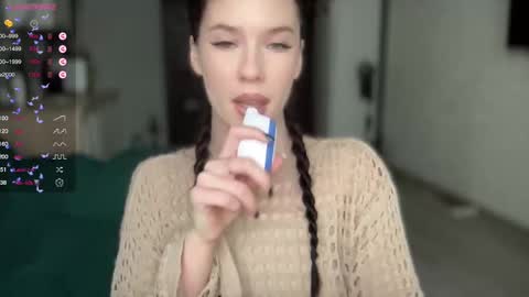 Mia  online show from 02/11/25, 02:13