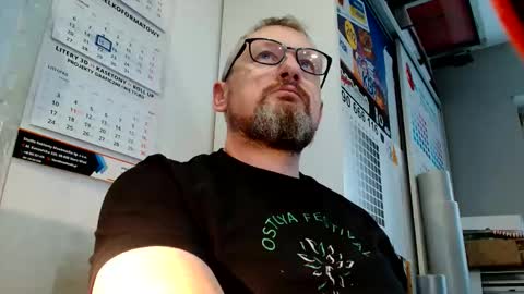 Snapshot of your_tipie chatting on 10/30/25, 01:45 your_tipie online show from 10/30/25, 01:45