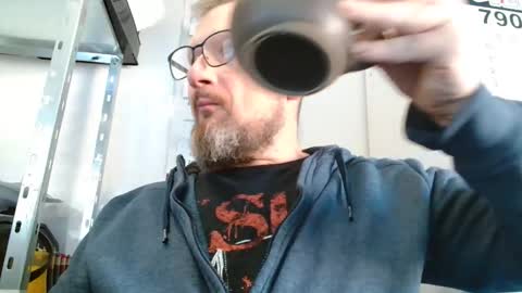 Snapshot of your_tipie chatting on 11/07/25, 10:26 your_tipie online show from 11/07/25, 10:26