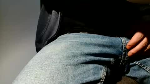 Snapshot of your_tipie chatting on 04/14/26, 09:37 your_tipie online show from 04/14/26, 09:37