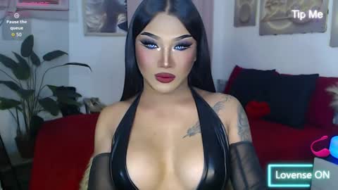 Snapshot of your_truly_goddess143 chatting on 03/30/26, 05:47 TRICXIEBELLE online show from 03/30/26, 05:47