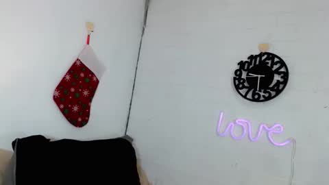 luvly online show from 12/22/25, 02:03