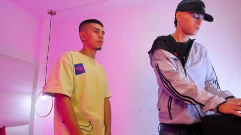 Snapshot of your_wrist chatting on 04/16/26, 01:01 Angel online show from 04/16/26, 01:01