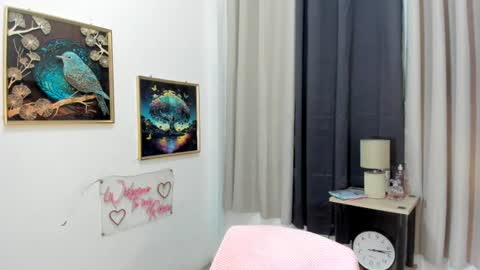 Snapshot of yourangelofsex chatting on 06/17/26, 06:05 yourangelofsex online show from 06/17/26, 06:05