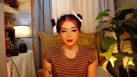 Snapshot of yourasiancockisontop chatting on 11/15/25, 08:22 kim online show from 11/15/25, 08:22