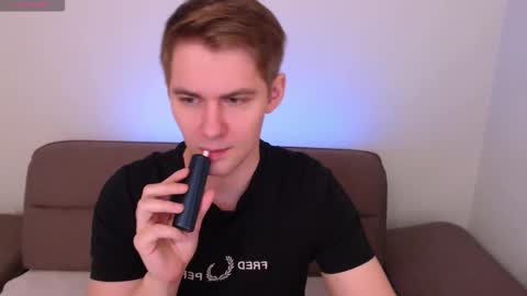 Snapshot of yourbilly chatting on 12/19/25, 01:56 Billy online show from 12/19/25, 01:56