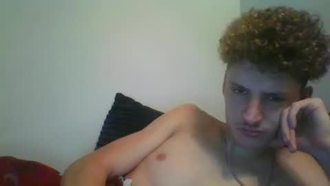 Snapshot of yourbitch1762 chatting on 09/25/25, 04:00 yourbitch1762 online show from 09/25/25, 04:00