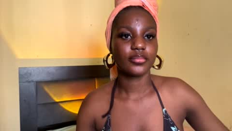 Snapshot of yourblackgoddess chatting on 11/13/25, 02:05 yourblackgoddess online show from 11/13/25, 02:05