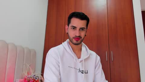 YOURBOYNEXTDOOR online show from 12/25/24, 09:43