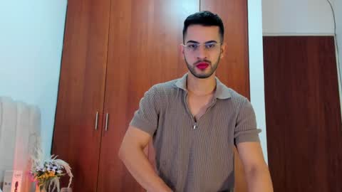 YOURBOYNEXTDOOR online show from 01/04/25, 11:00