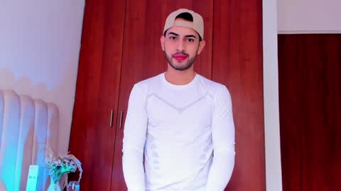 YOURBOYNEXTDOOR online show from 01/05/25, 04:27