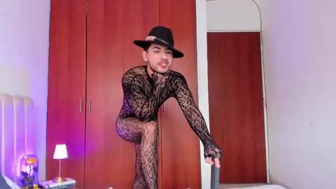 YOURBOYNEXTDOOR online show from 10/11/25, 03:21