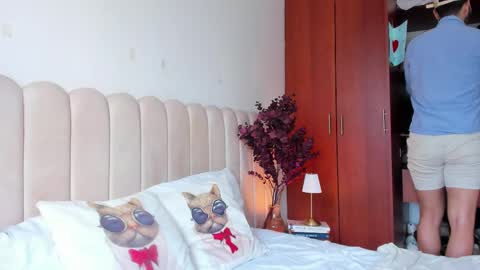 YOURBOYNEXTDOOR online show from 10/19/25, 03:01