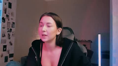 Alia online show from 11/04/25, 10:03