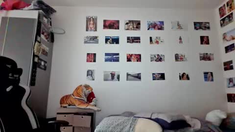 Snapshot of yourchrisjizz chatting on 10/06/25, 11:51 yourchrisjizz online show from 10/06/25, 11:51