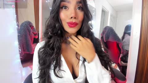 Snapshot of yourcutemolly chatting on 12/29/24, 04:48 Selena online show from 12/29/24, 04:48