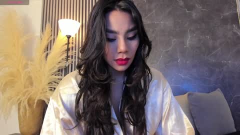 Snapshot of yourcutemolly chatting on 01/27/25, 04:09 Selena online show from 01/27/25, 04:09