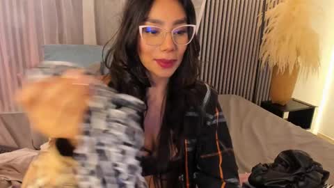 Snapshot of yourcutemolly chatting on 02/26/25, 08:26 Selena online show from 02/26/25, 08:26