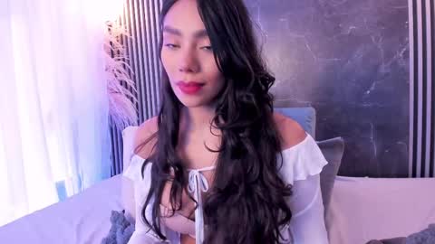 Snapshot of yourcutemolly chatting on 03/05/25, 08:10 Selena online show from 03/05/25, 08:10