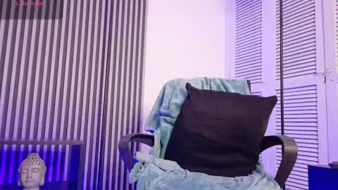 Snapshot of yourcutemolly chatting on 11/23/25, 10:04 Selena online show from 11/23/25, 10:04