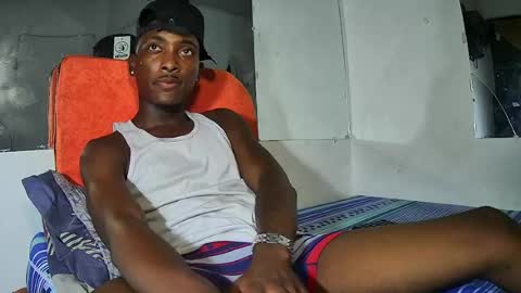 Snapshot of yourdaddy2005 chatting on 04/13/26, 09:37 Yourdaddy2005 online show from 04/13/26, 09:37