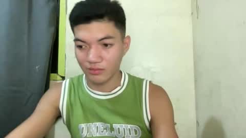Snapshot of yourdreamboy_nash chatting on 02/21/26, 12:28 NASH online show from 02/21/26, 12:28