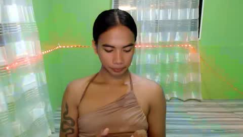 Snapshot of yourdreamgirl_ashley chatting on 05/16/26, 12:04 ashley online show from 05/16/26, 12:04