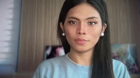 Snapshot of yourehot_pretty chatting on 04/25/26, 12:46 Do read my bio online show from 04/25/26, 12:46