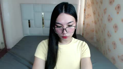 Snapshot of yourfantasy_girl chatting on 08/04/26, 05:43 jenlie online show from 08/04/26, 05:43
