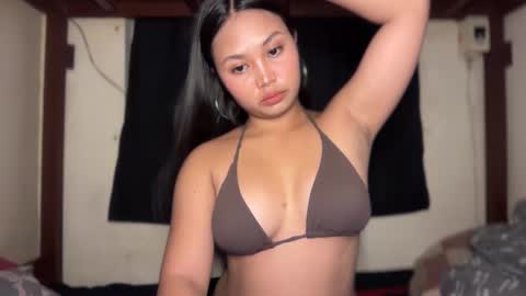 Snapshot of yourfantasyyy_ chatting on 04/15/26, 07:54 yourfantasyyy_ online show from 04/15/26, 07:54