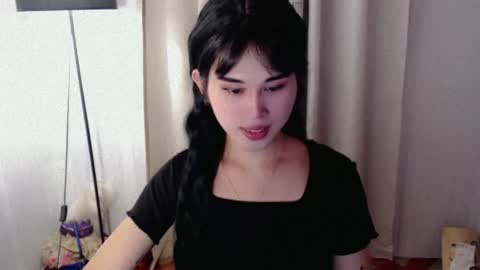 PrettyElla online show from 09/22/25, 10:39