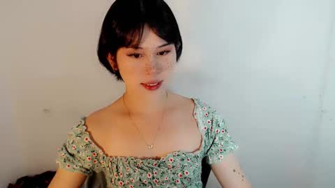 PrettyElla online show from 09/28/25, 05:40