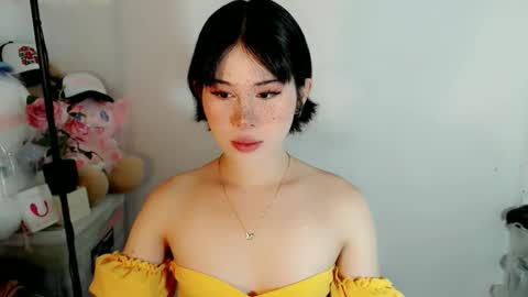 PrettyElla online show from 10/09/25, 02:42