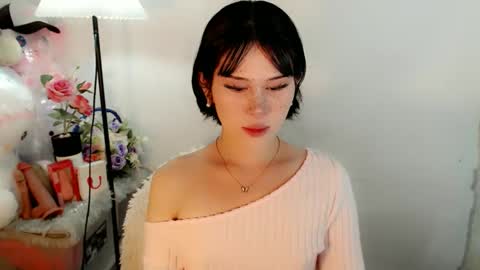 PrettyElla online show from 12/04/25, 10:13